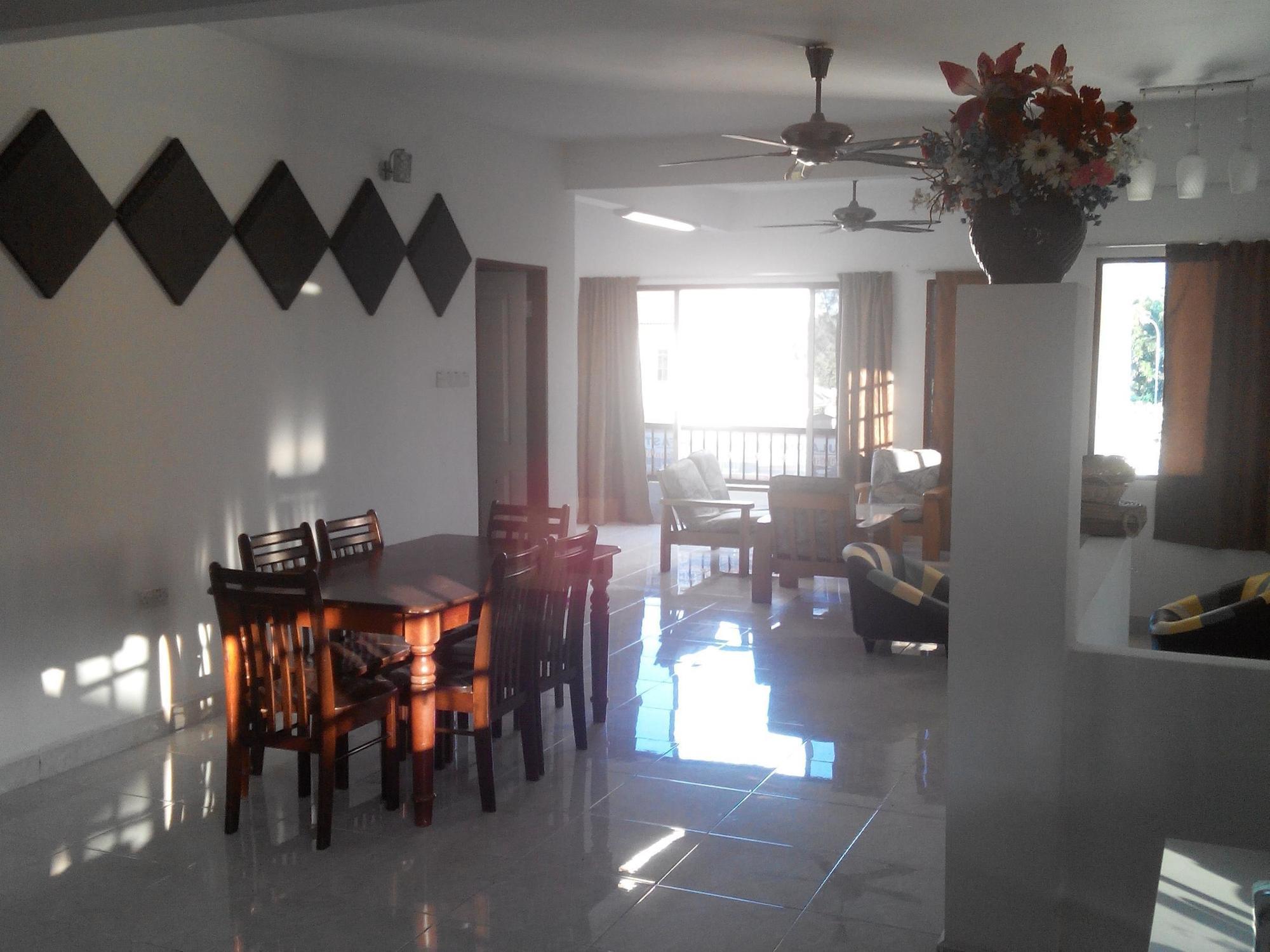 Formula One Bed And Breakfast F1 Sepang Klia Klia2 Kuala Lumpur International Airport Transit Nilai Esterno foto